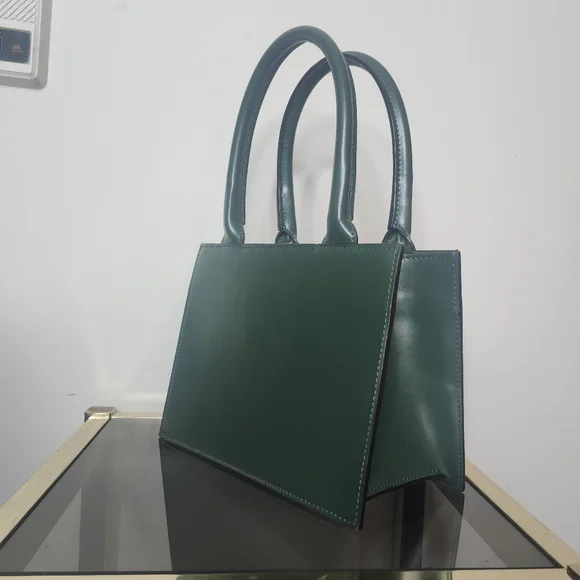Beautiful Dark Green Valentino Handbag - Picture 2 of 10